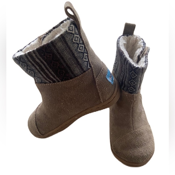 Toms Toddler Boots - Size 6 - Picture 2 of 6